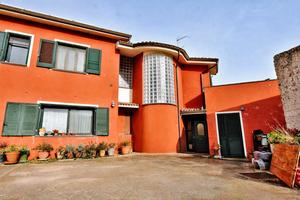 Villa con 1 ettaro di terreno a Florinas