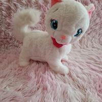 gattina bianca peluche con pallina 