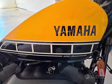 YAMAHA XV 950 Racer 60th - Borsa Casco Terminale