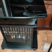 mobiletto TV nero con ante vetro fumè