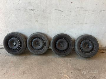 Cerchi 4x100 da 15” con gomme