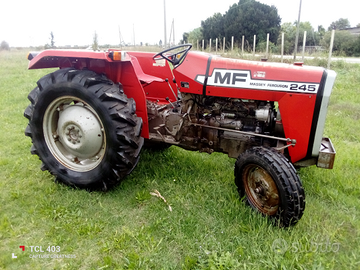 Trattore agricolo MF 245