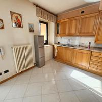AMPIO E LUMINOSO BILOCALE, casa 4 unità. No spese