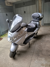 Scooter 200 piaggio x8