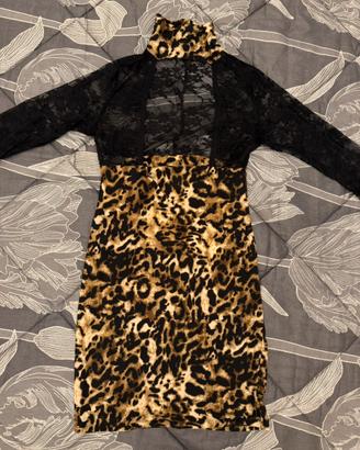 Vestito leopardato con pizzo.