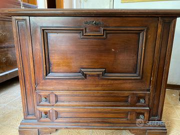 Mobile antico , mobiletto