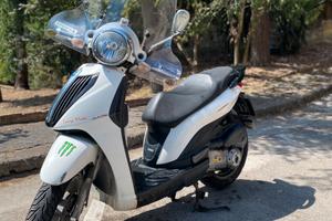 Piaggio Carnaby 300