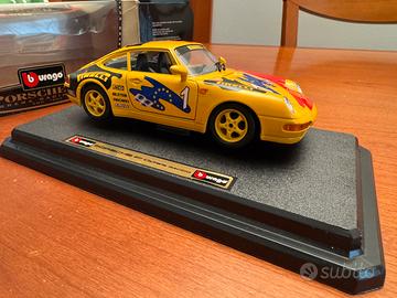 Porsche 911 Carrera Racing 1993 Bburago 1:24