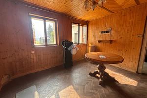 VILLA A SCHIERA CENTRALE A LENTIAI