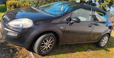 Fiat Punto Evo con gancio di traino  