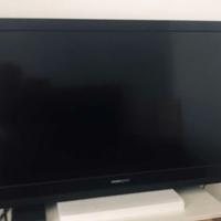 Tv 32 pollici attacco parete