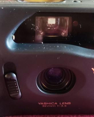 MACCHINA FOTOGRAFICA YASHICA I MINI