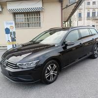 Volkswagen Passat Variant 1.6 TDI SCR DSG Business