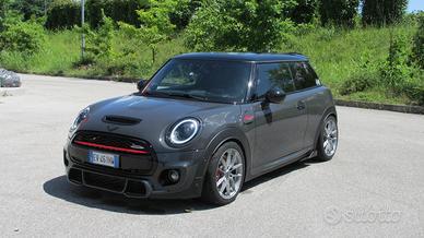 Mini Cooper S 2014 – Allestimento completo JCW
