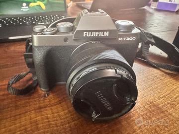 FUJIFILM XT 200