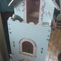 casa delle bambole accessoriata