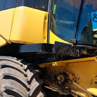 Mietitrebbia NEW HOLLAND CR 980 uso ricambi