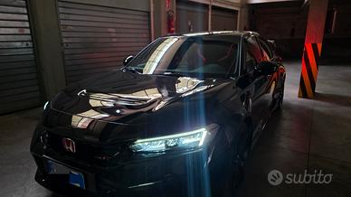 HONDA CIVIC TYPE R FL5 CRYSTAL BLACK PEARL