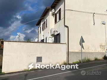 Appartamento di 100 m² con 3 locali a Martone