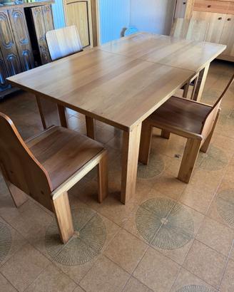 Tavolo allungabile in legno massello con 4 sedie