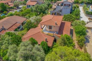 3 LOCALI A SAN TEODORO