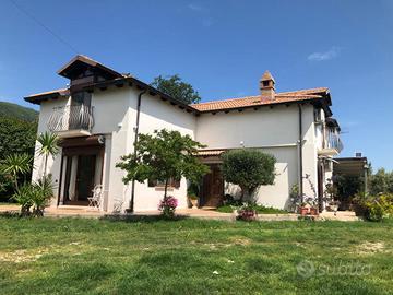 TERRENO CON VILLA