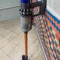 Dyson V10