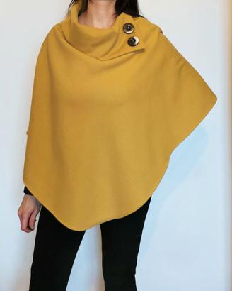 Poncho color ocra elegante e versatile