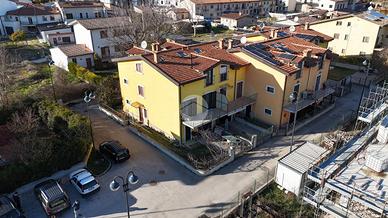 VILLA A SCHIERA D'ANGOLO A L'AQUILA