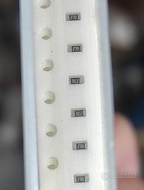 100 Resistori SMD 27 Ohm 1/10W - RC 0603 cod 270