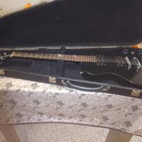 chitarra e custodia rigida 
