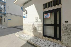 2 LOCALI A MANFREDONIA