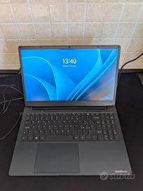 TOSHIBA DYNABOOK 15.6" INTEL 10ª GEN 8GB SSD