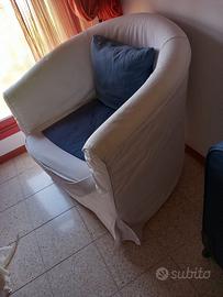 Due poltroncine a pozzetto