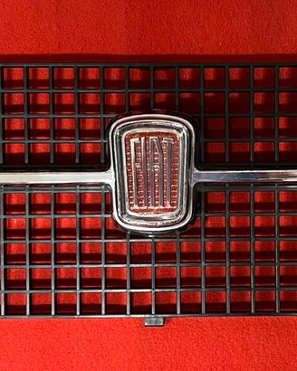 Griglia anteriore Fiat 124 special berlina