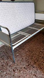 Letto medico con materasso