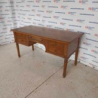 Scrivania da centro in stile