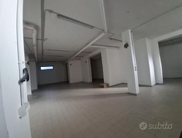 Locale uso artigianale o deposito lusciano aversa