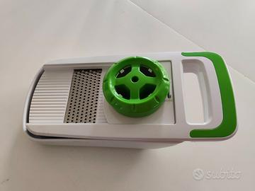 Grattugia con contenitore