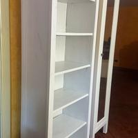 Libreria e mobile bagno