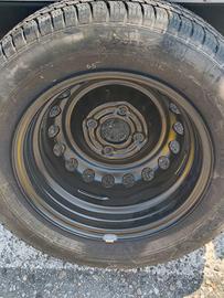 Ruota auto 165x70x13.