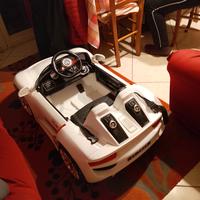 Macchina elettrica per bambini 