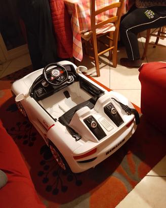 Macchina elettrica per bambini 