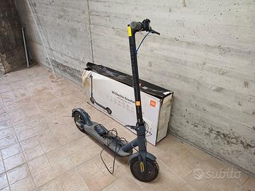Xiomi Mi 3 electrical scooter
