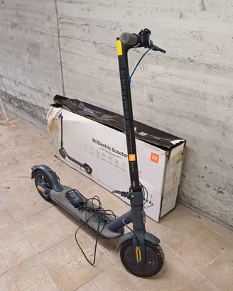 Xiomi Mi 3 electrical scooter