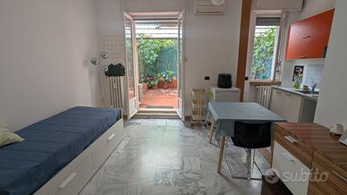 Monolocale arredato di 34 m² con grande terrazza