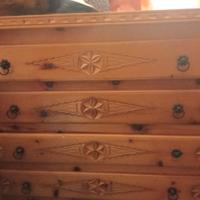 Armadio antico di noce