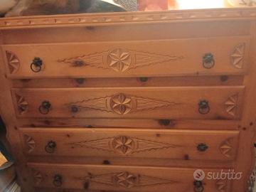 Armadio antico di noce