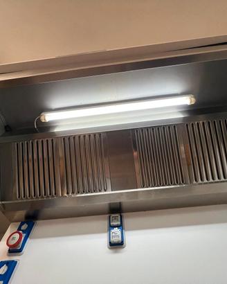 Cappa da parete con filtro e scarico