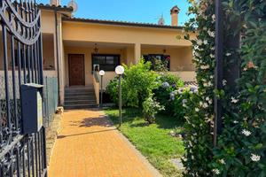 Villa di 220 m² con più di 5 locali a Bracciano